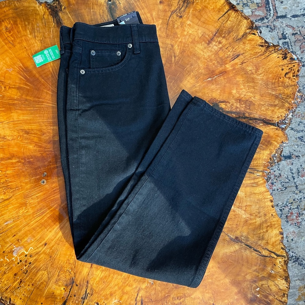 27 Short Cheeky Straight High Rise Jeans